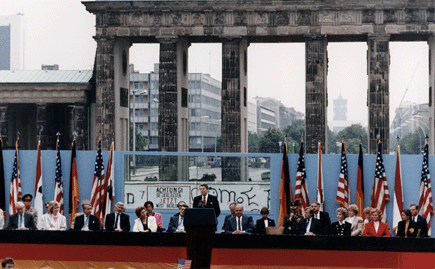 US-Präsident Reagan bei einer Rede am Brandenburger Tor