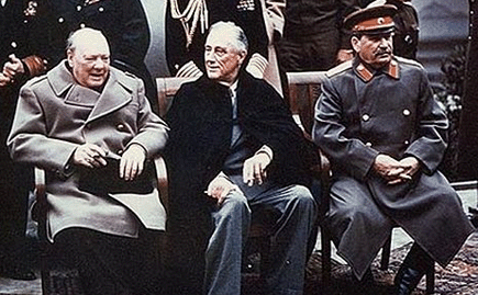 Churchill, Roosevelt und Stalin auf der Konferenz in Jalta (1945)